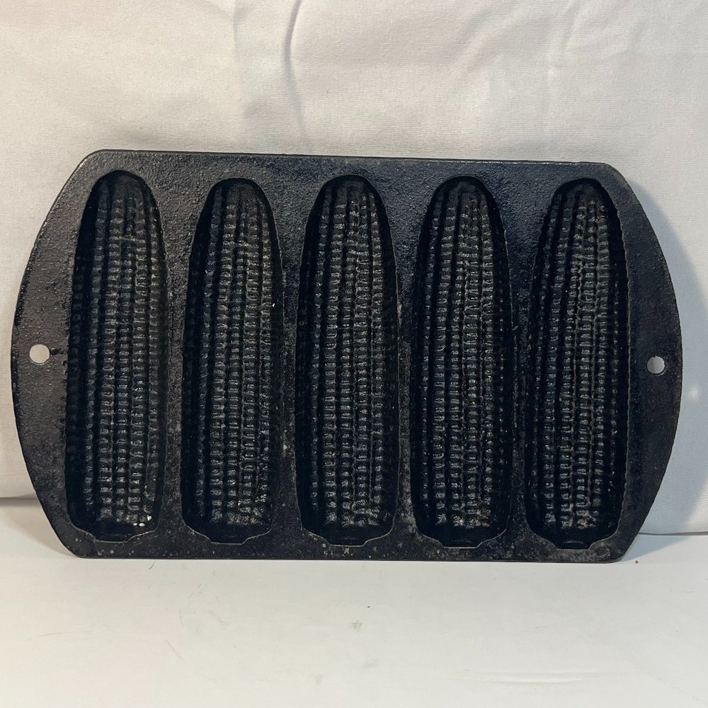 Lodge Cast Iron Corn Stick Pan 5 Slots Cornbread 527C2 Made in USA Preowned